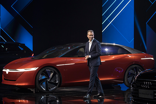 Mientras Musk critica a analistas, Volkswagen prepara gran contragolpe con gigantesco contrato en baterías
