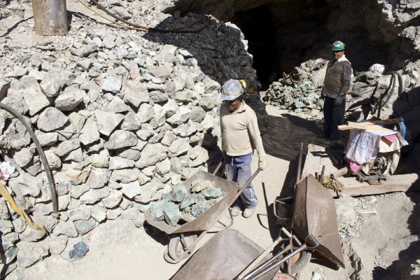 Ministerio de Minería retira reglamento de ley de estabilización del precio del cobre