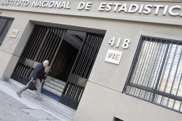 <p>INE entrega detalles del Censo 2017: suben hogares unipersonales y nivel educativo en Chile</p>