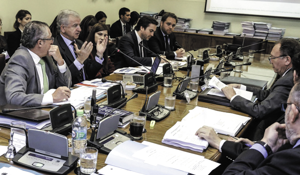 Hacienda propone a la oposición crear mesa técnica por reserva bancaria para lograr acuerdo