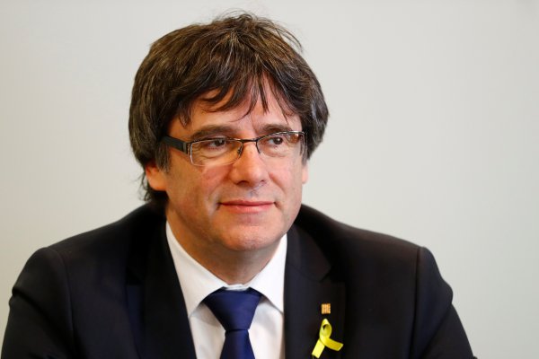 Gobierno español bloquea investidura de Puigdemont para presidir Cataluña