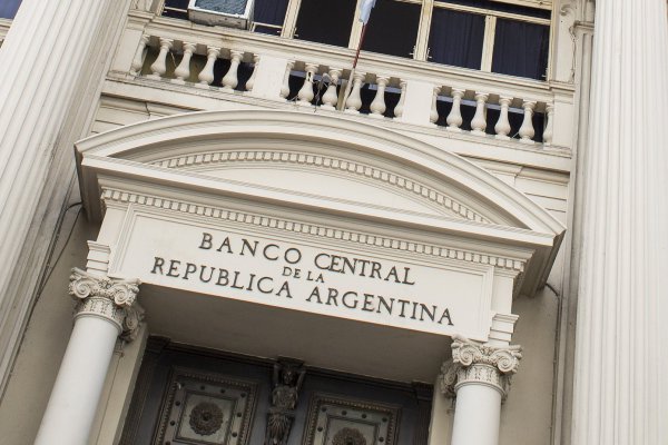 Argentina tiene la tasa de interés más alta del mundo ¿Cómo está con Chile?