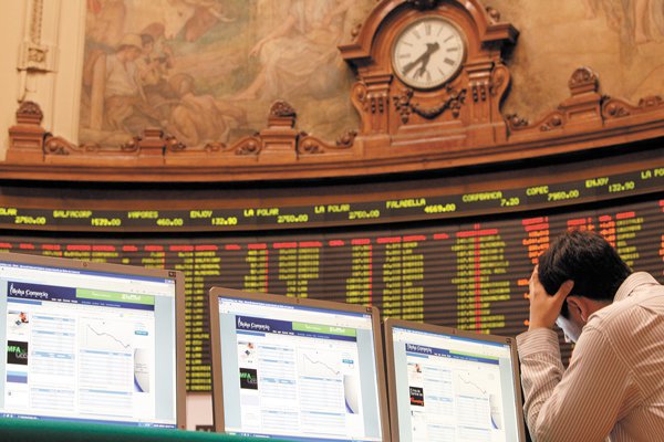 Trayectoria del dólar genera oportunidades de inversión en el IPSA