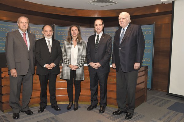 CAM Santiago suma a 17 universidades para promover arbitrajes y mediación
