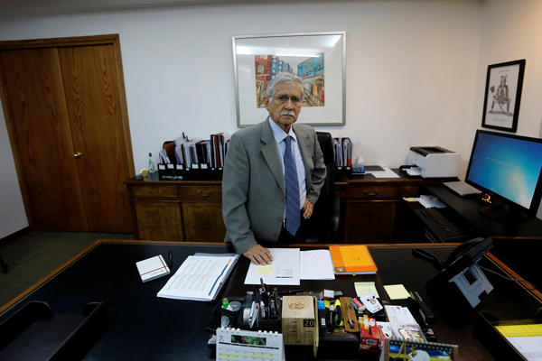 Codelco: sindicatos se enfrentan por continuidad de Pizarro