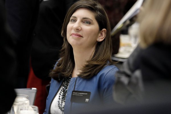 <p>De practicante a primera presidenta en la historia de la Bolsa de Nueva York</p>