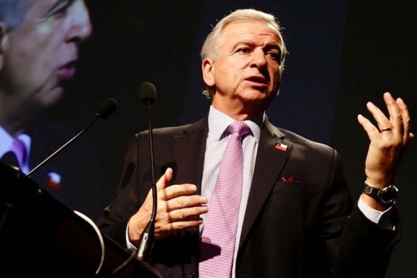 Hacienda pone foco en simplificación tributaria en cita con Piñera y deja en segundo plano baja de impuestos a empresas