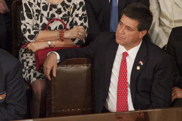 <p>Polémico: Horacio Cartes renuncia por Twitter a presidencia de Paraguay para asumir como senador</p>