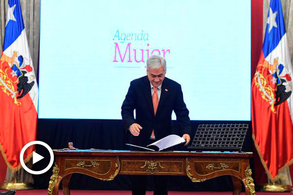 Piñera hace gesto a Bachelet al presentar reforma por igualdad de derechos