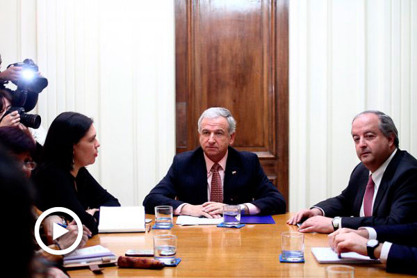 Gobierno y trabajadores inician negociación por salario mínimo