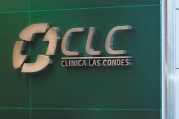 Familia Solari incrementa participación en Clínica Las Condes