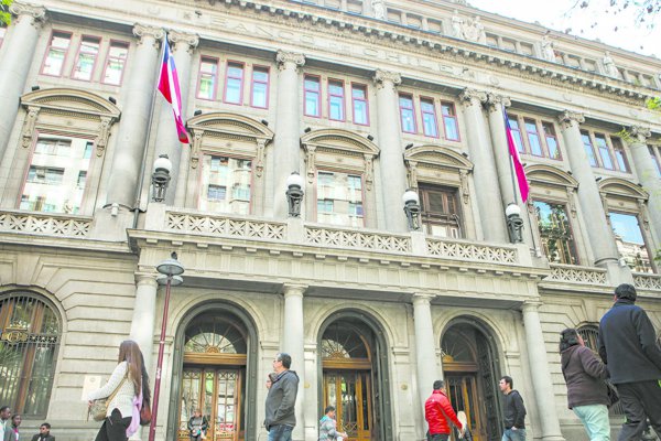 Virus informático que atacó Banco de Chile enciende alarmas en el Central y Hacienda
