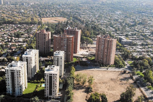 Expertos detectan error técnico en reavalúo que podría afectar 700 mil propiedades