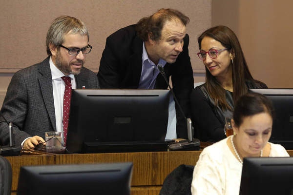 Senado aprueba con 37 votos nuevos integrantes del directorio de TVN