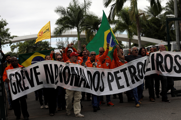 Brasil: primera víctima en paro de camiones y huelga petrolera ponen presión al gobierno de Temer