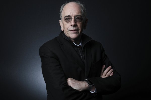 CEO de Petrobras renuncia arrastrado por huelga de camioneros