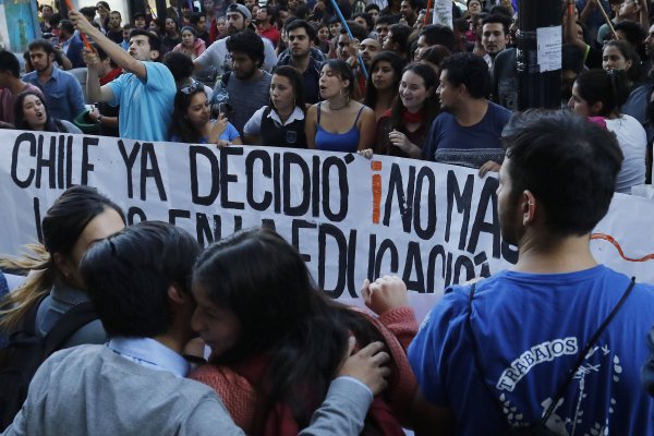 Educación: Piñera anuncia Sistema Único de Crédito sin intervención de la banca privada