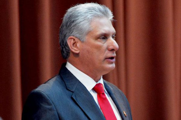 Presidente de Cuba recibe a senador de EEUU y al presidente ejecutivo de Google