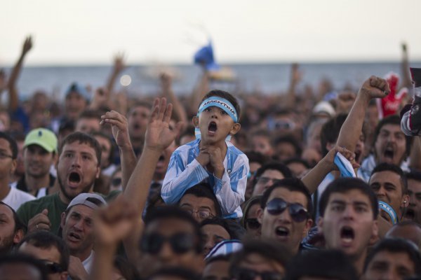 Fanáticos argentinos pagan tasas de interés de 50% para viajar al Mundial de Rusia