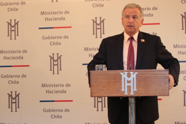 Hacienda anuncia nuevo compromiso fiscal: reducir de 2% a 1,2% del PIB el déficit estructural a 2021