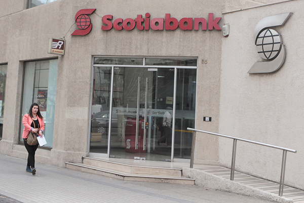 Scotiabank inicia hoy OPA para adquirir acciones de BBVA
