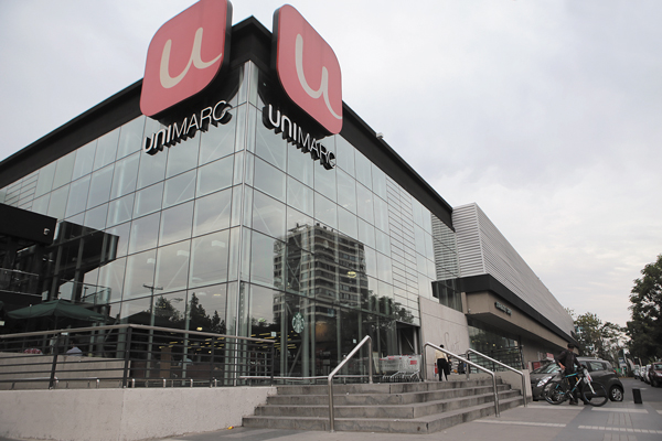 Unimarc va al TC en disputa por extensión de beneficios a trabajadores que cambian de sindicato