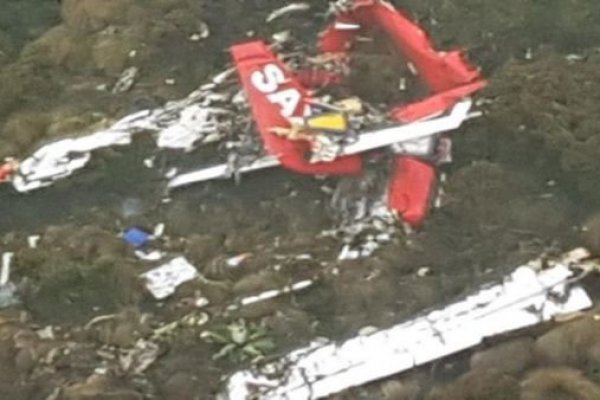 Mueren 10 personas en avión que se estrelló en Kenia
