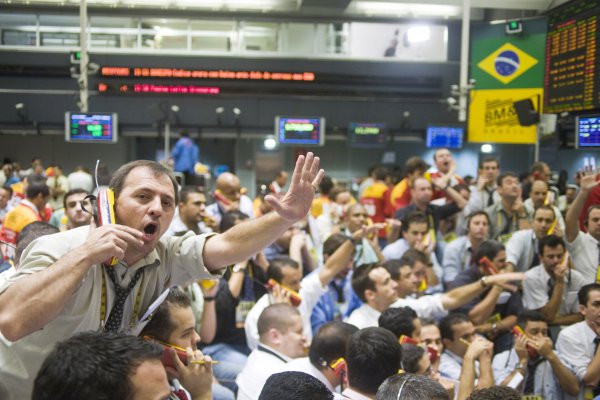 La Bolsa de Sao Paulo llegó a desplomarse 6% en una volátil jornada