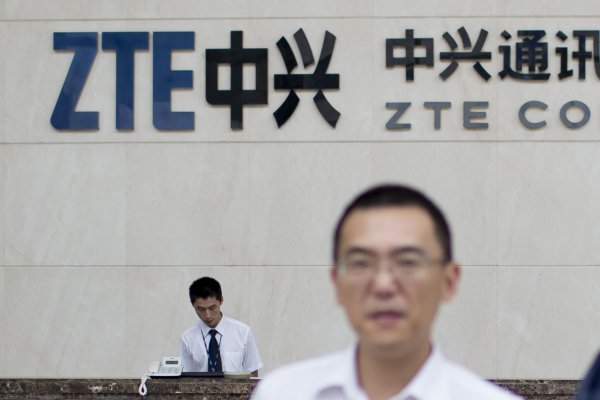 Gobierno de EEUU impone multa de US$ 1.000 millones a gigante chino ZTE
