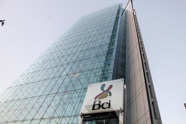 Bci va al TC para suscribir contratos con el Estado