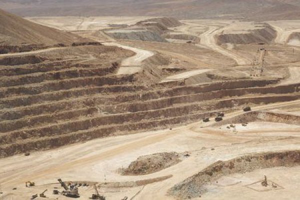 El millonario bono que recibirán los trabajadores de minera Spence tras acuerdo con BHP