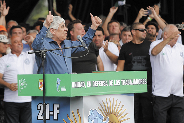 Sindicato de camioneros en Argentina anuncia paro nacional para el jueves