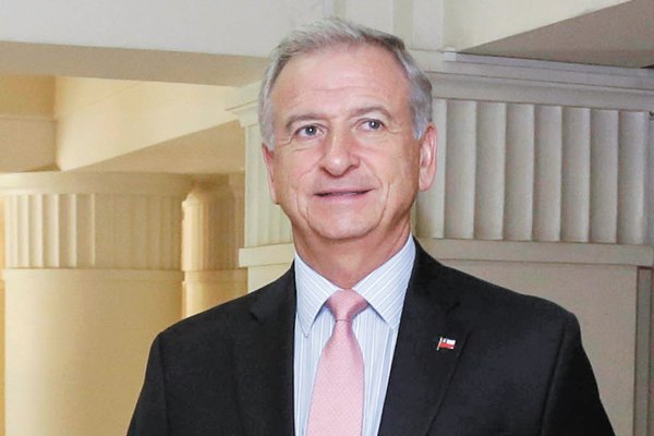 La Moneda agenda nueva bilateral con Larraín en medio de intensa agenda tributaria de Hacienda