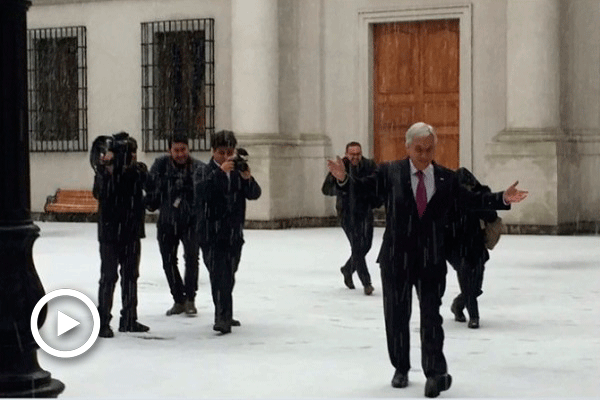Desde el presidente Piñera: Santiago se revoluciona con los granizos y el agua nieve