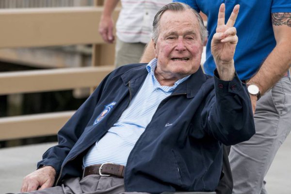 Bush padre se convierte en el expresidente más longevo de EEUU con 94 años