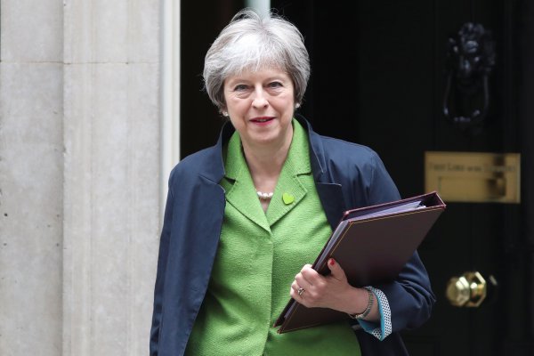 Victoria para May: evita control del Parlamento sobre el Brexit
