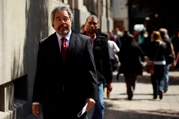 Diputado Ascencio lleva a Piñera a la Contraloría por aceptar auto Hyundai para la Presidencia