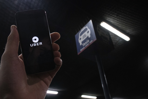 Uber llama a autoridades a avanzar en regulación tras incidente en Aeropuerto