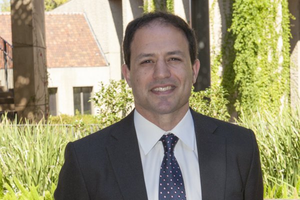 Evan Epstein: “Autoridad antimonopolio de EEUU podría frenar acuerdo Nutrien-Tianqi”