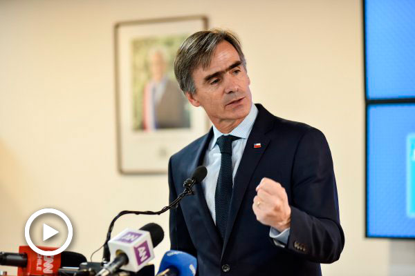 Valente celebra IPoM: “Queremos clasificar a Chile al mundial de las economías que crecen rápido”
