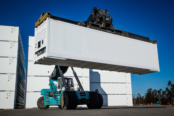 Maersk cierra planta de contenedores en Chile y anuncia masivos despidos