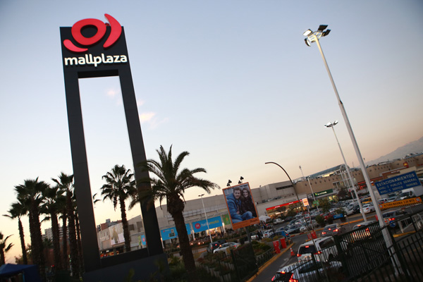 Bancos de inversión en carrera por quedarse con la apertura de Mallplaza