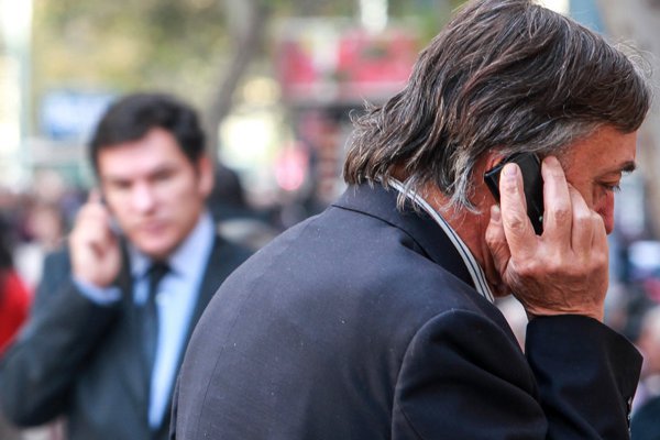 Cambio tecnológico y mayores exigencias obligan a telecos a reenfocar estrategias comerciales