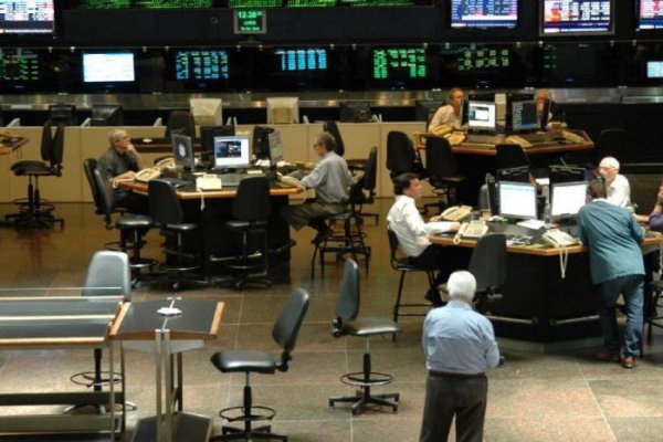 Merval se hunde 8,26% ad portas de jornada clave para economía argentina