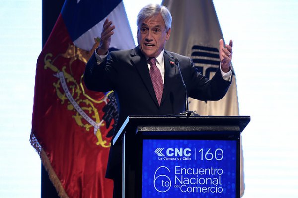 El Presidente de la República, Sebastián Piñera, asistio al almuerzo de celebración de los 160 años de vida gremial de la Cámara Nacional de Comercio. (Agencia Uno)