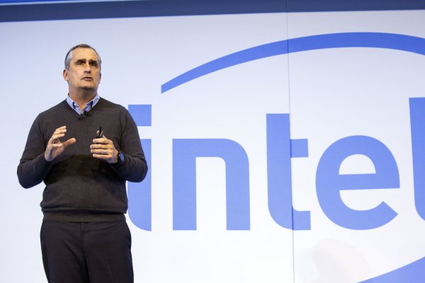 CEO de Intel obligado a renunciar por mantener relación con una empleada de la compañía