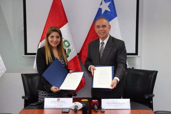 Gobiernos de Chile y Perú firman convenio para eliminar roaming antes de 2020