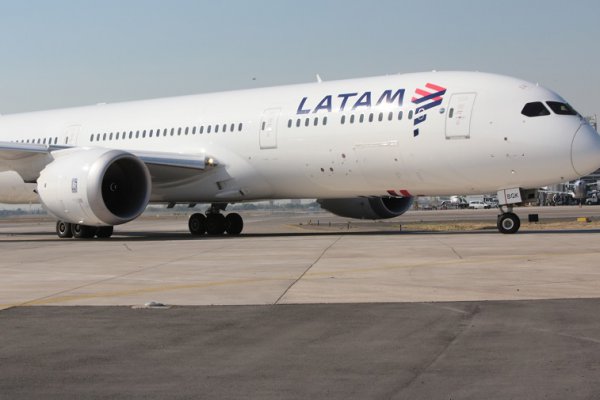 Latam y Sky cancelan todos los vuelos a Argentina por paro nacional en el país trasandino