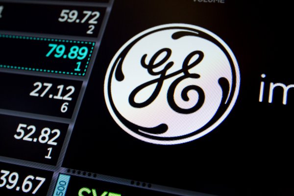 General Electric avanza en plan de reducción y se deshace de su rama de salud