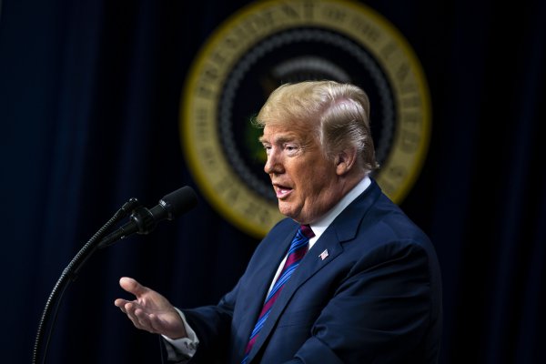 Trump podría asegurar mayoría conservadora en la Corte Suprema por décadas tras retiro de alto magistrado